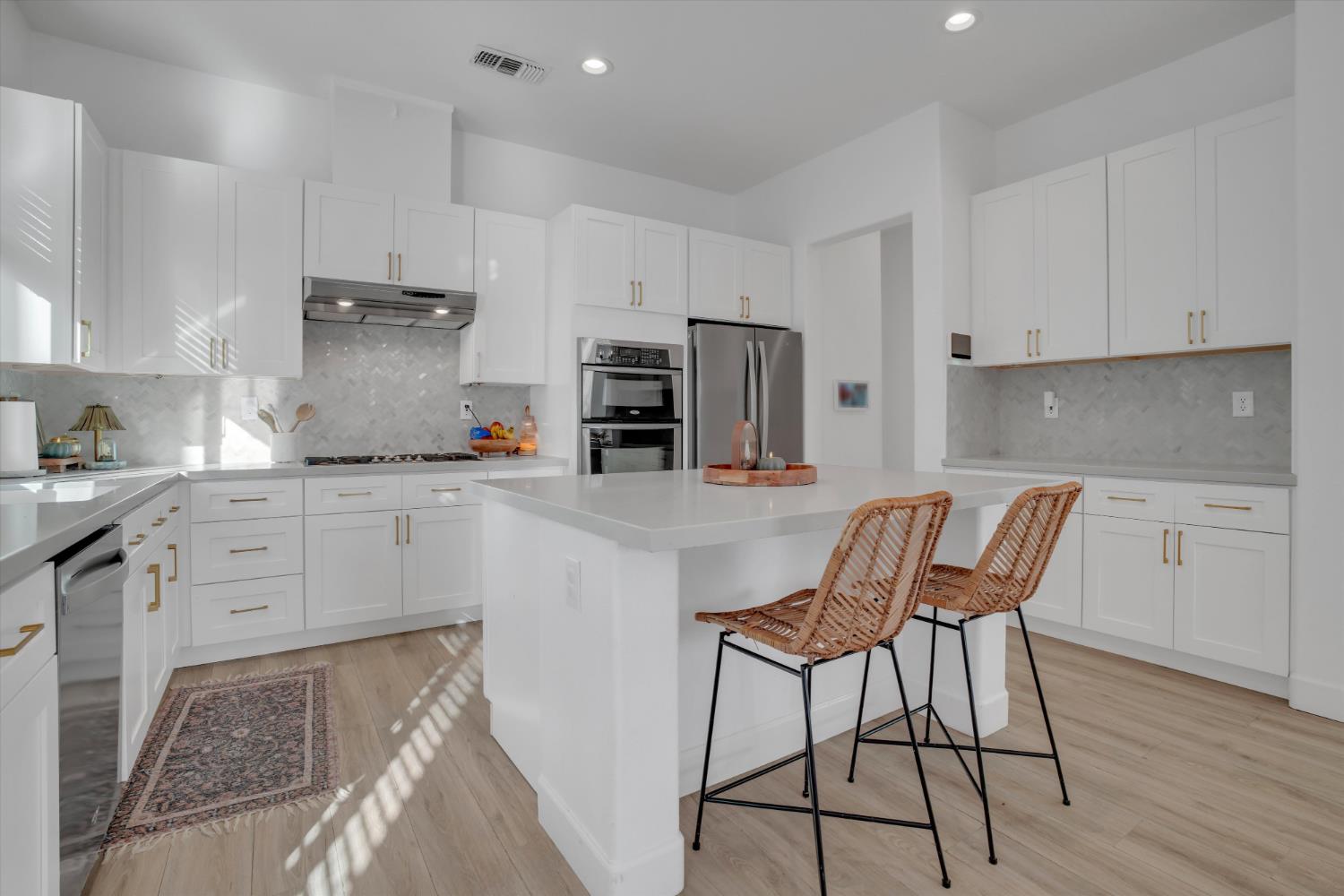 3334 Silverwood St, Escalon, CA 95320