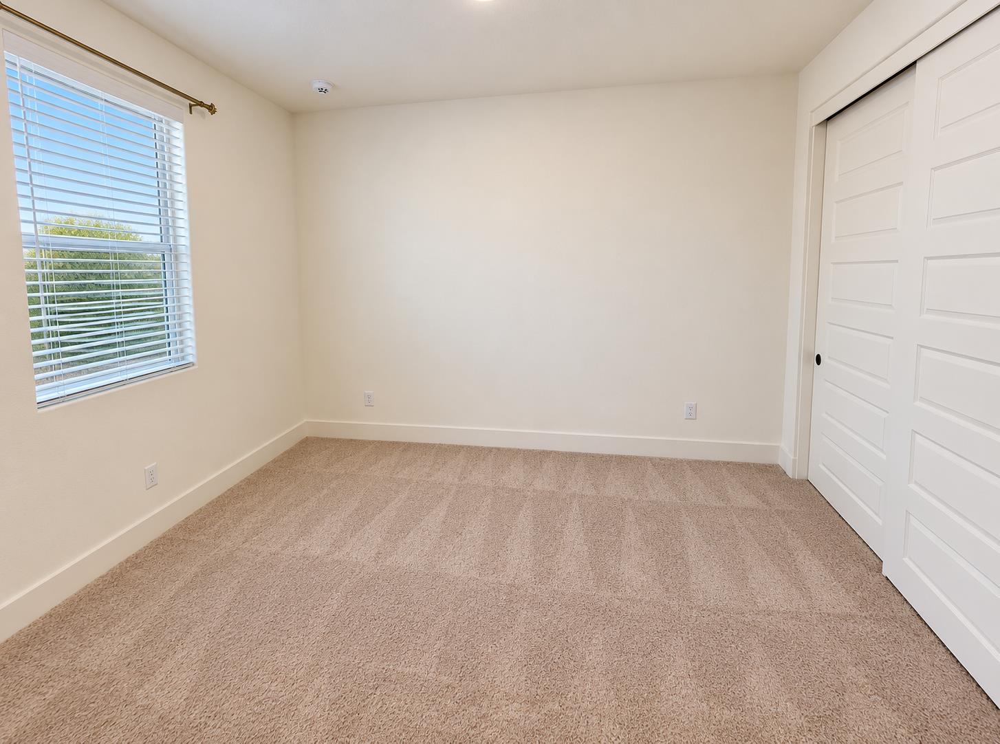 392 Broadstone Ct, Los Banos, CA 93635