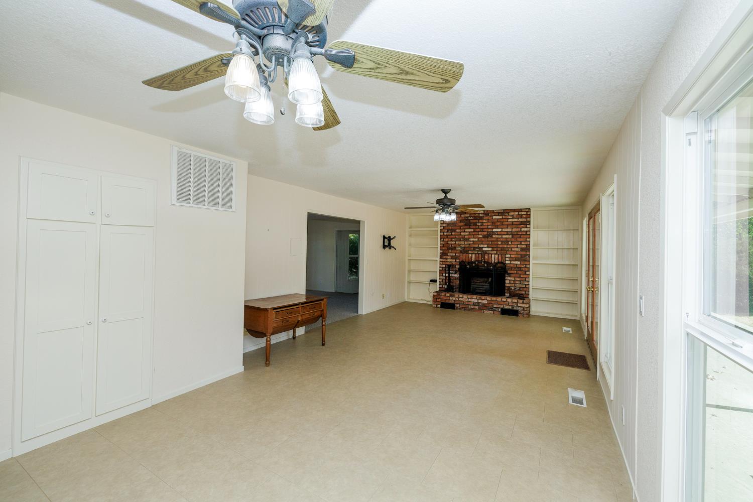 361 Arlberg Rd, Hickman, CA 95323