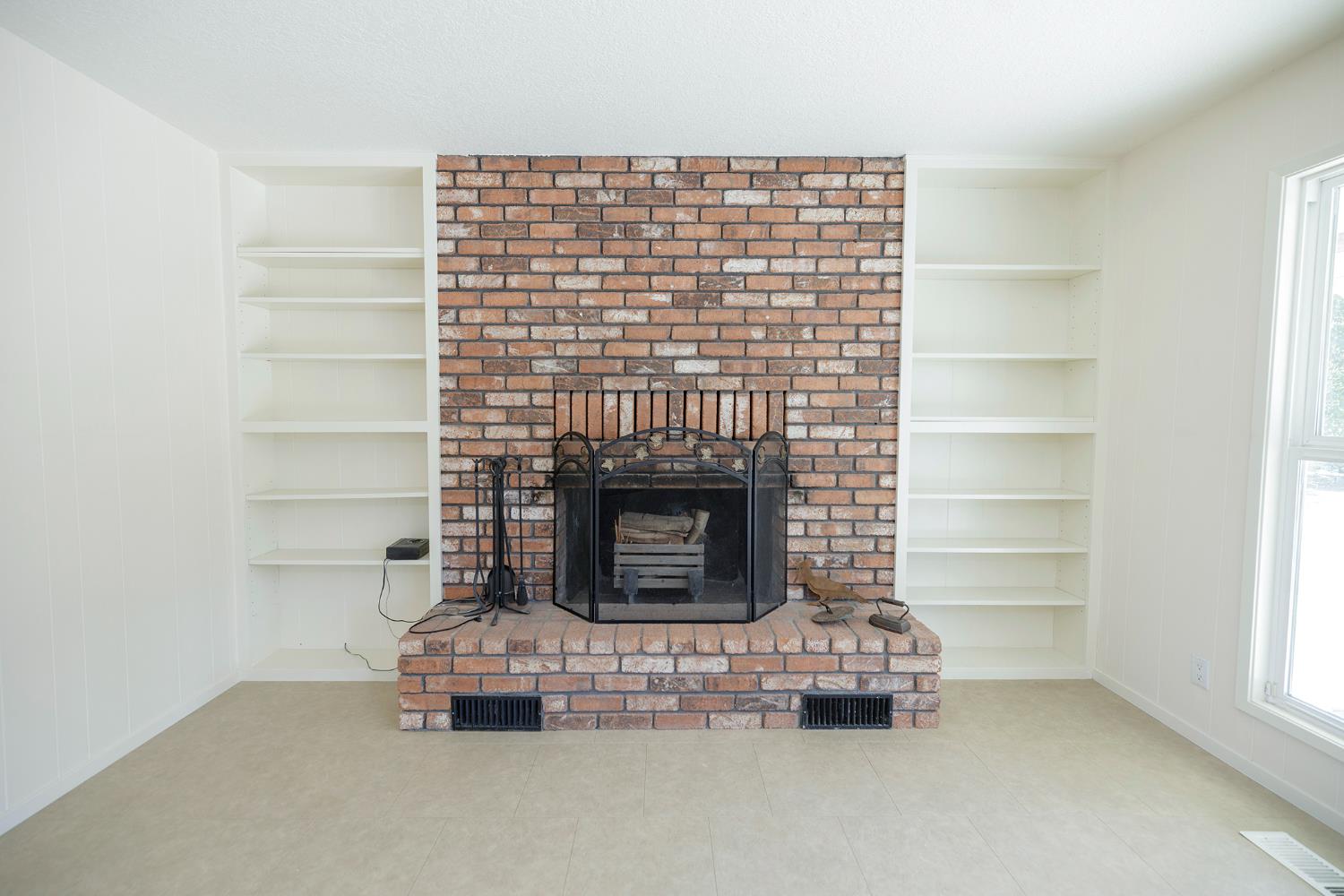 361 Arlberg Rd, Hickman, CA 95323