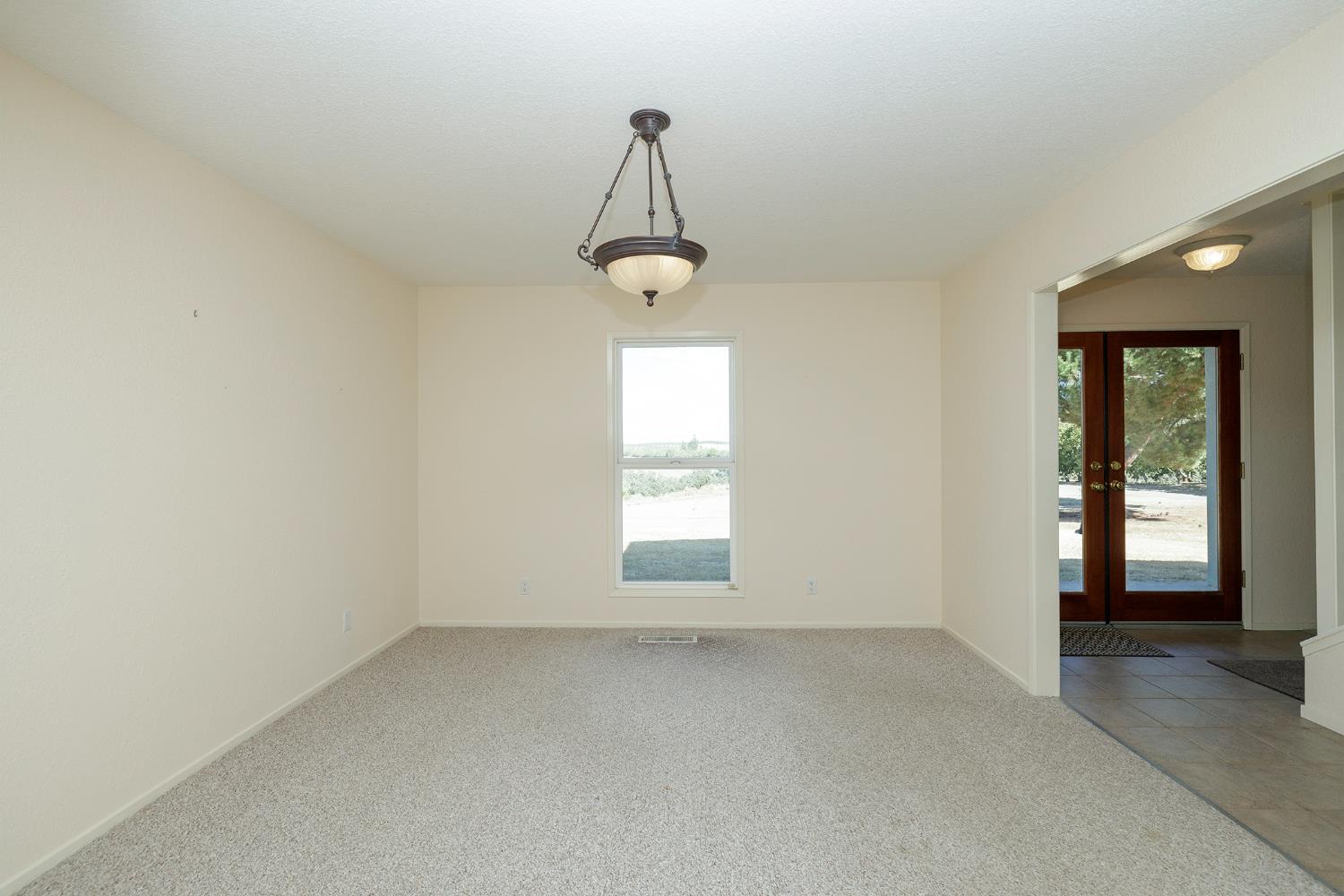 361 Arlberg Rd, Hickman, CA 95323