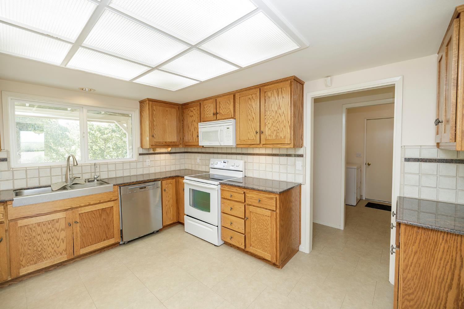 361 Arlberg Rd, Hickman, CA 95323