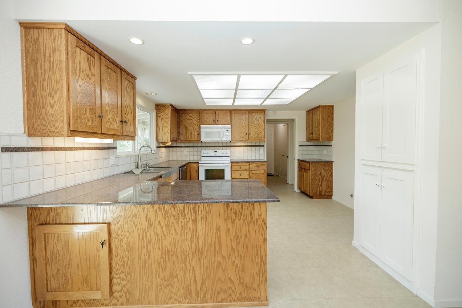 361 Arlberg Rd, Hickman, CA 95323