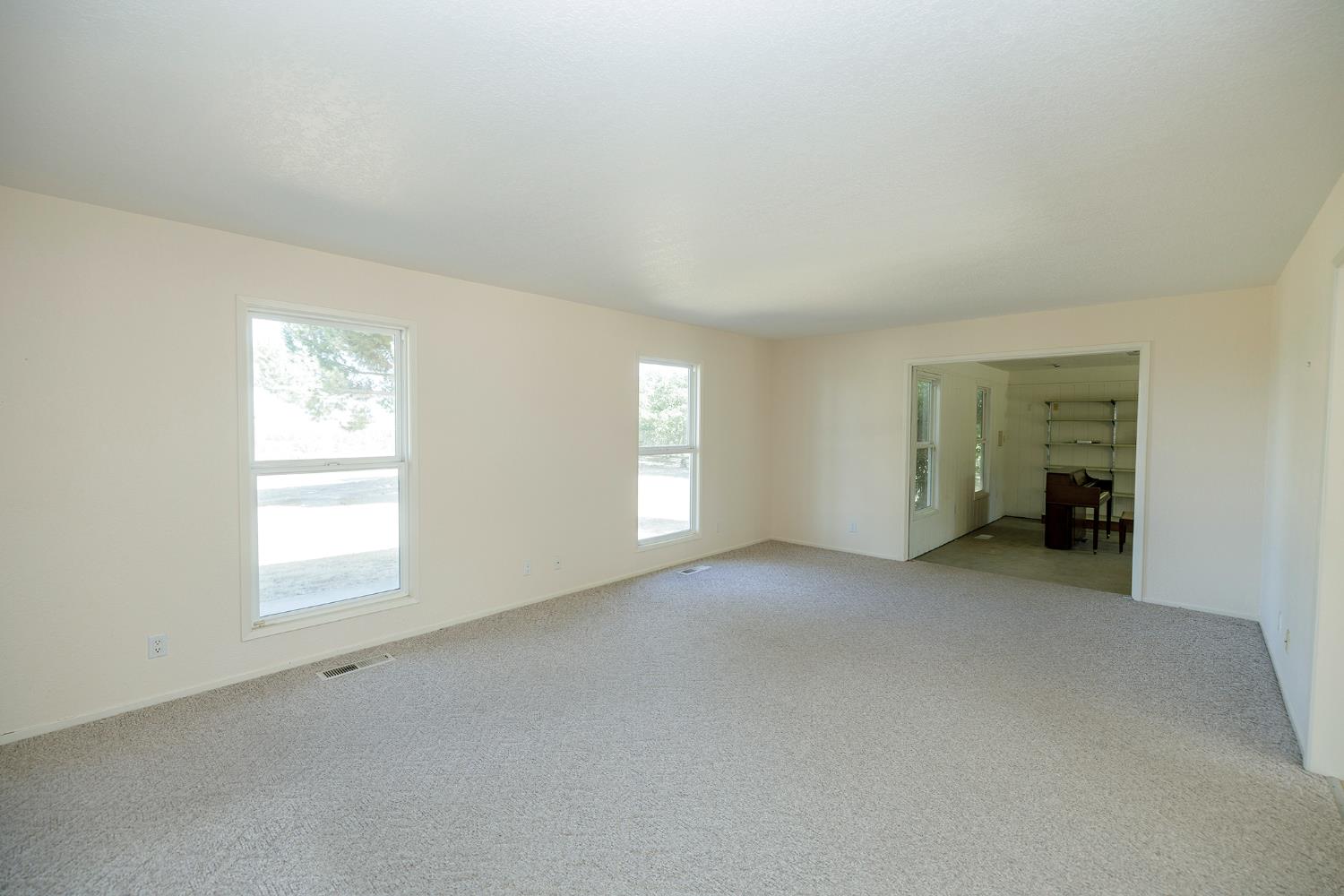361 Arlberg Rd, Hickman, CA 95323