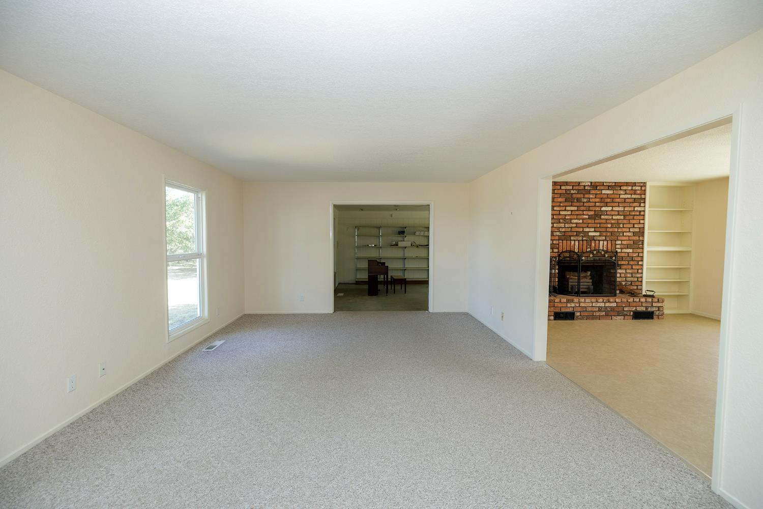 361 Arlberg Rd, Hickman, CA 95323