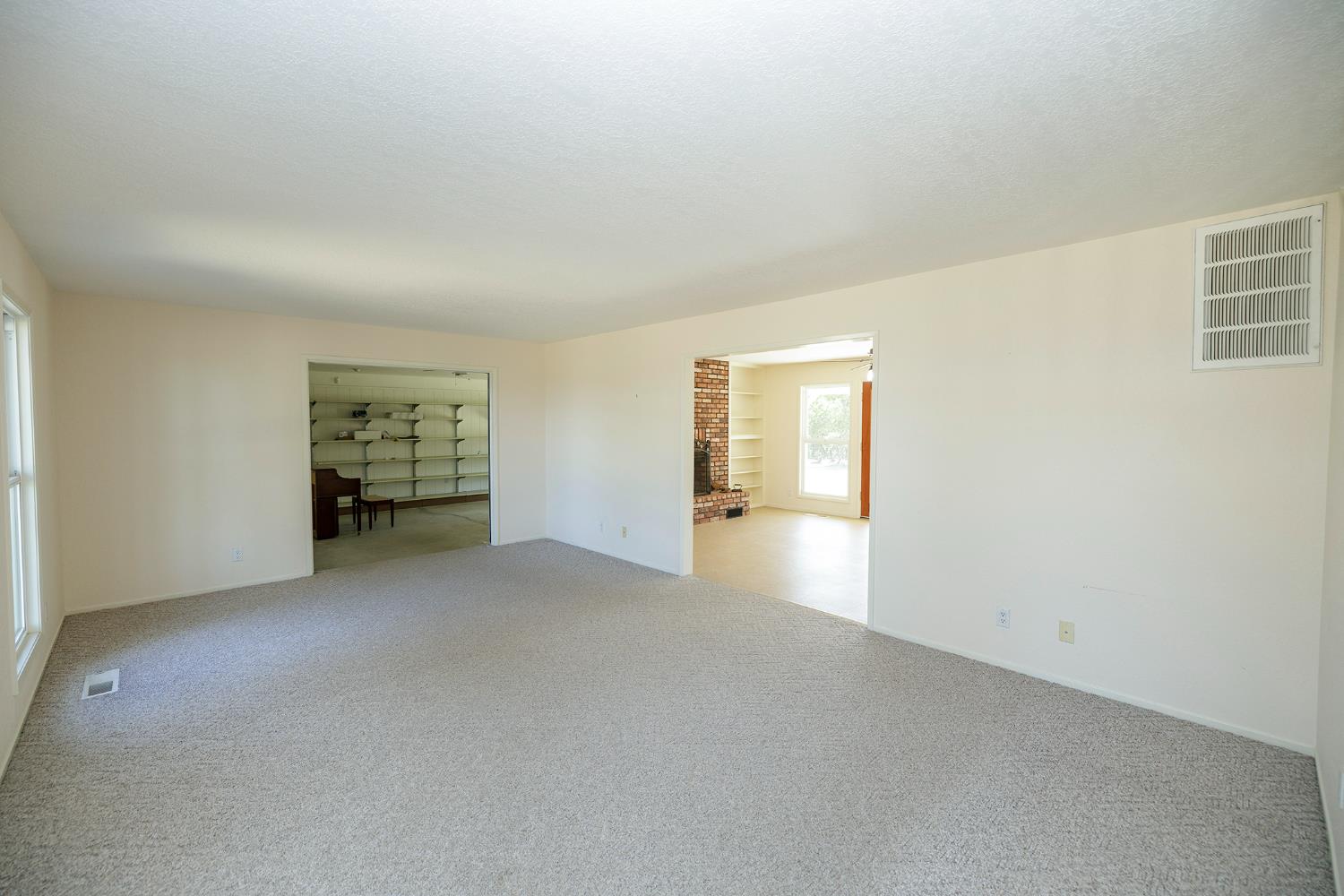 361 Arlberg Rd, Hickman, CA 95323