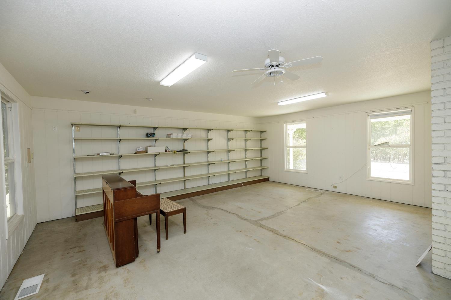 361 Arlberg Rd, Hickman, CA 95323