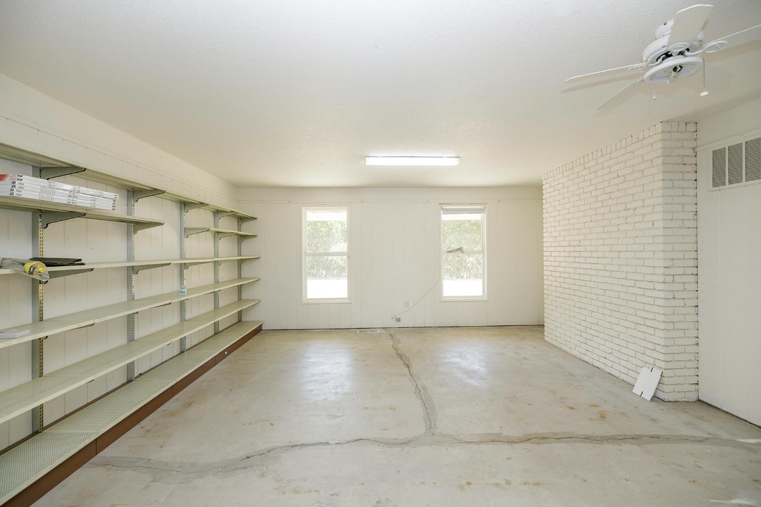 361 Arlberg Rd, Hickman, CA 95323