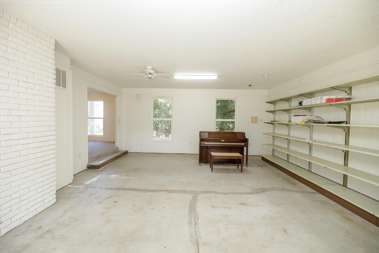 361 Arlberg Rd, Hickman, CA 95323