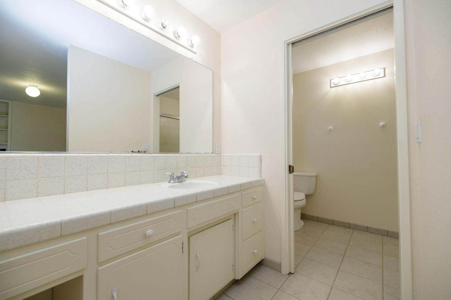 361 Arlberg Rd, Hickman, CA 95323