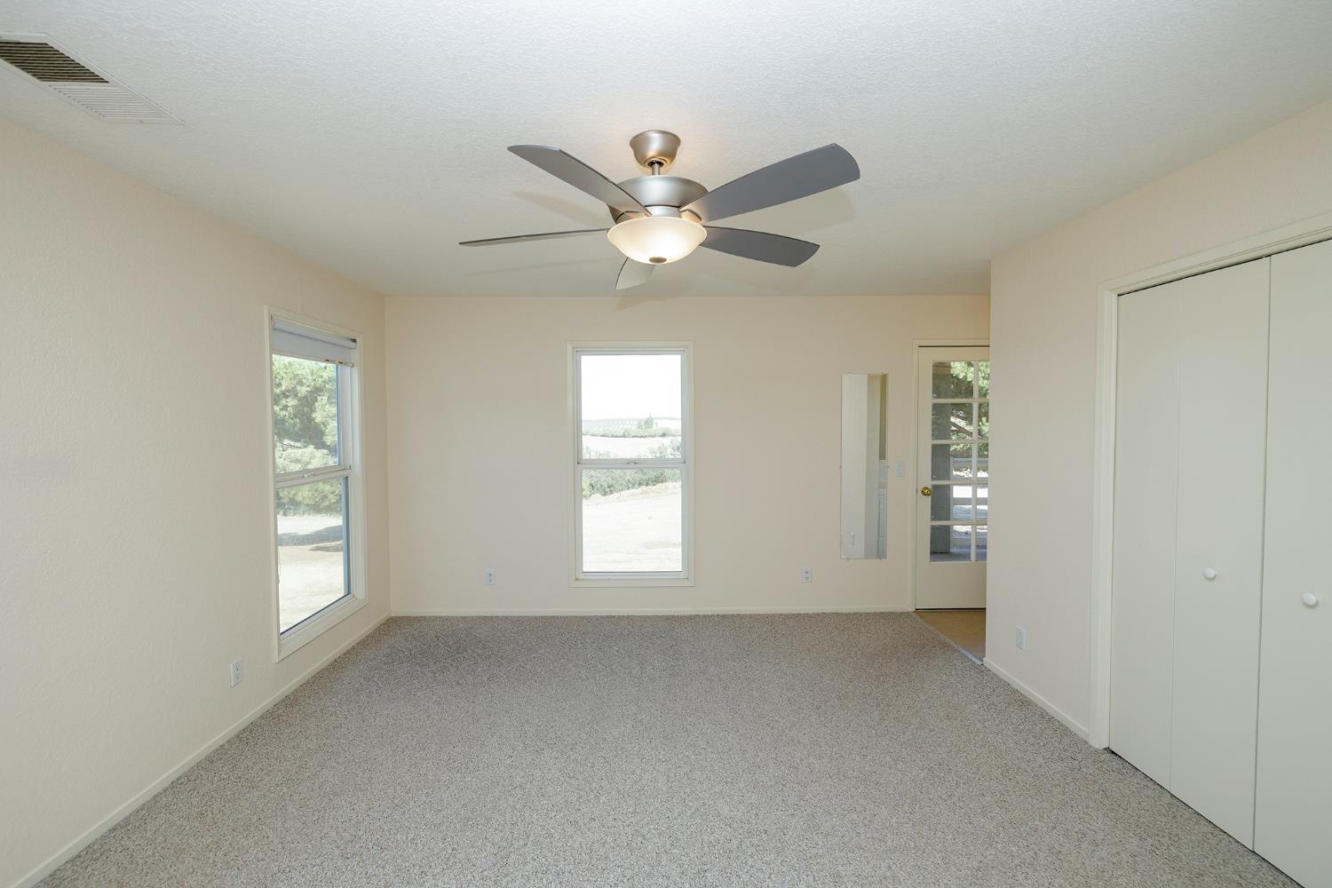 361 Arlberg Rd, Hickman, CA 95323