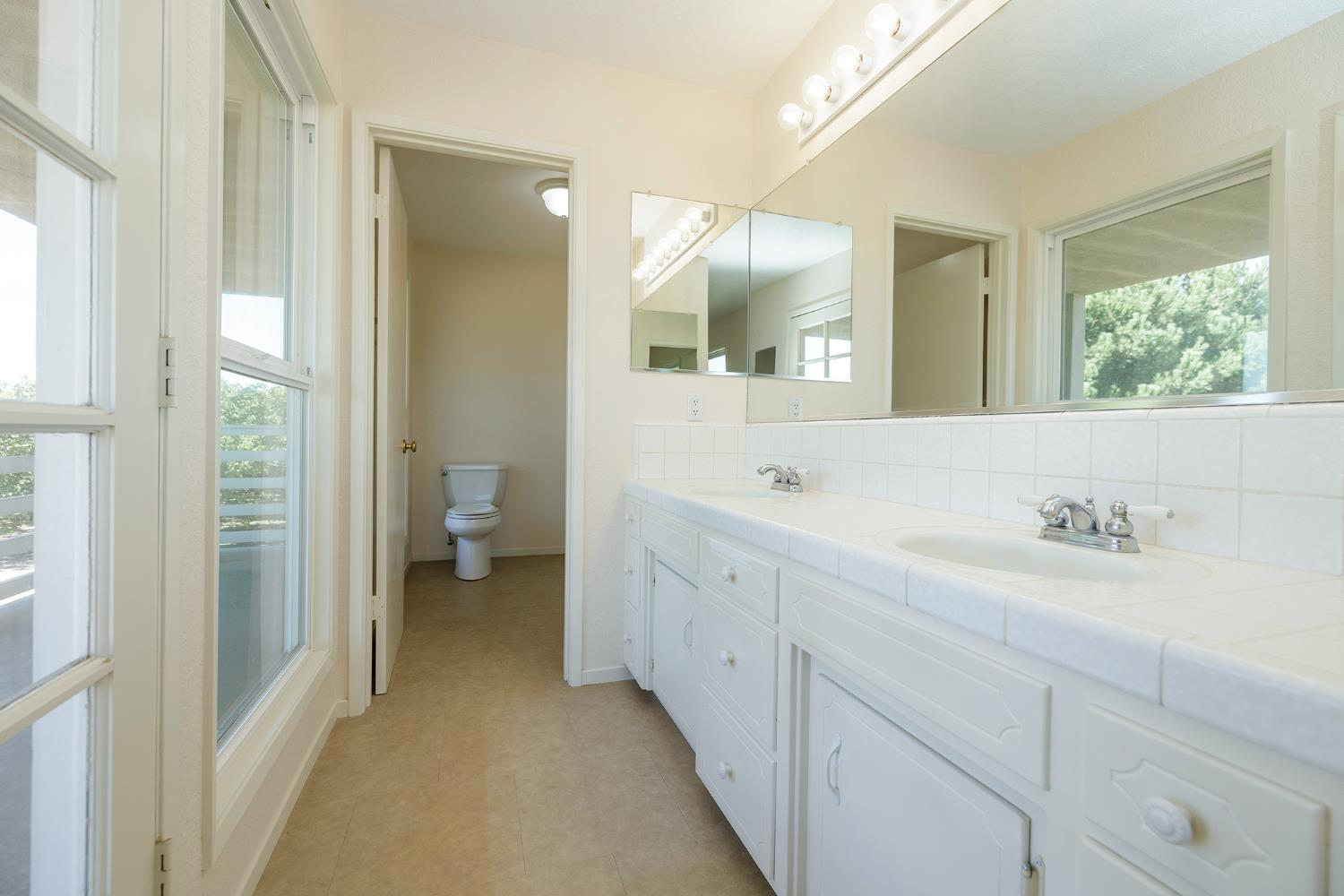 361 Arlberg Rd, Hickman, CA 95323