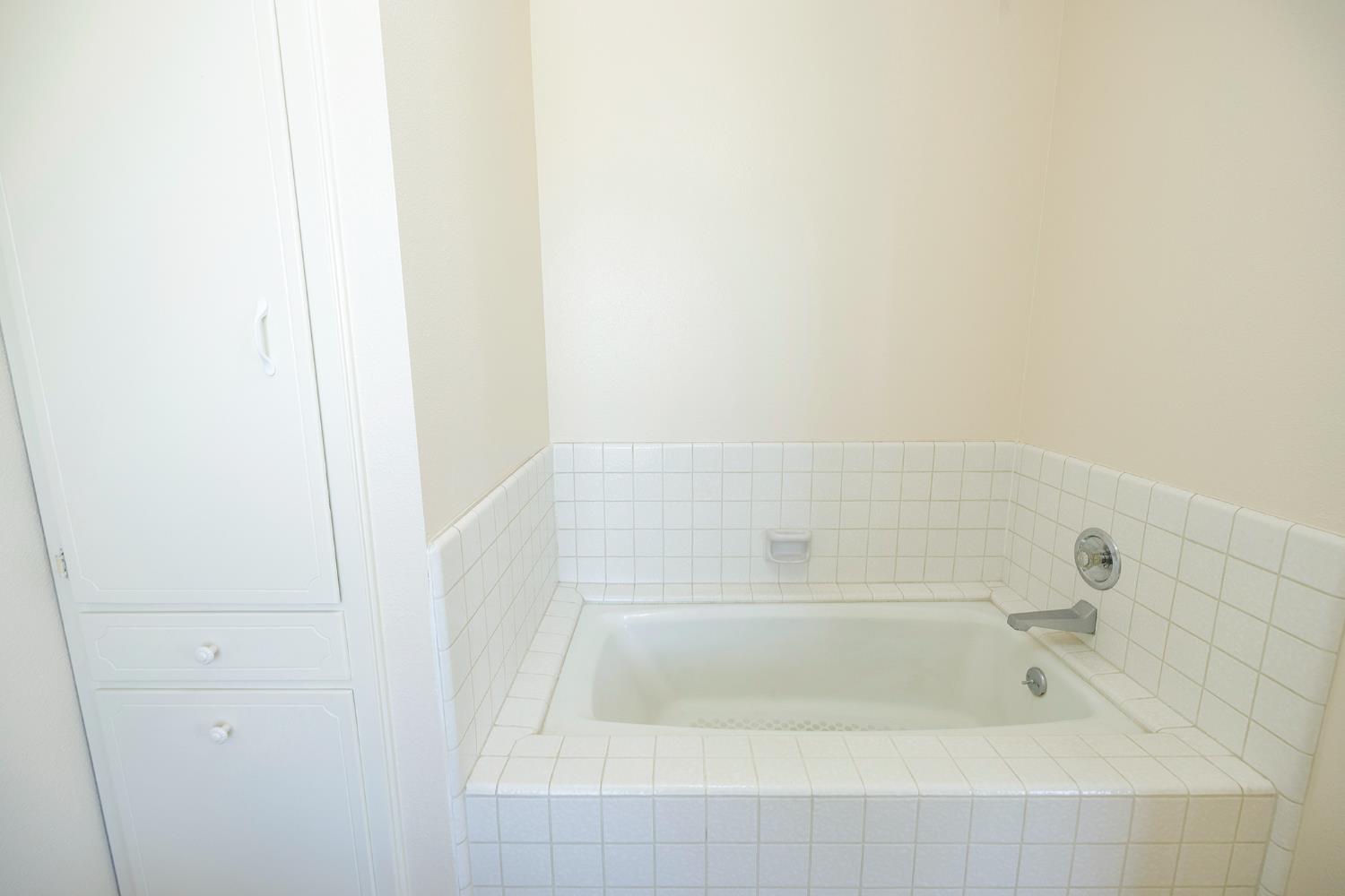361 Arlberg Rd, Hickman, CA 95323