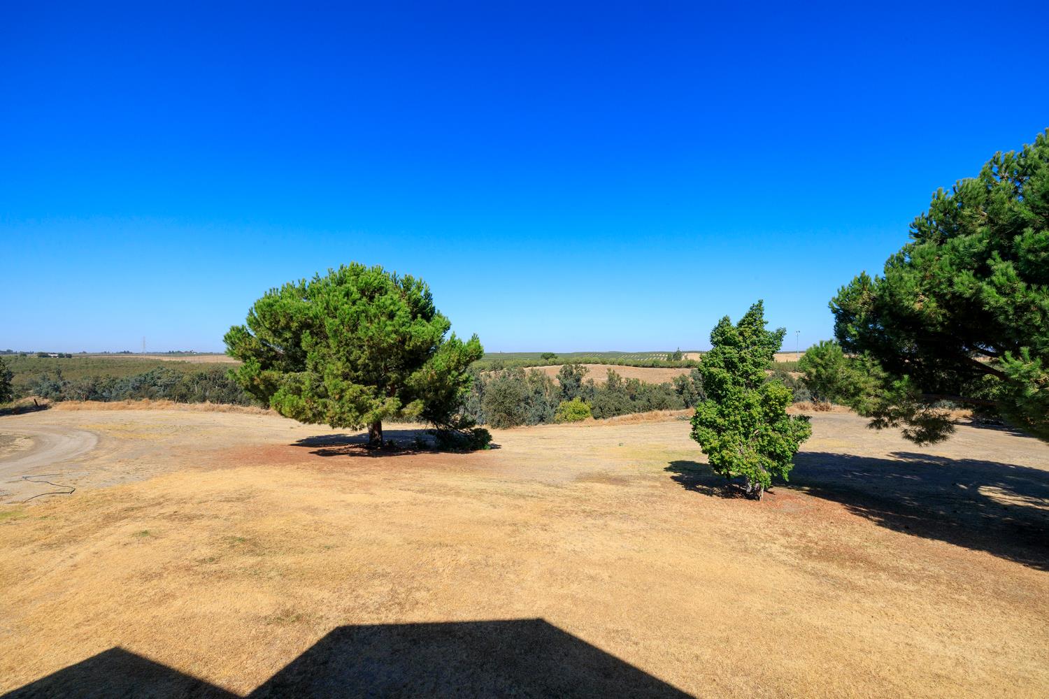 361 Arlberg Rd, Hickman, CA 95323