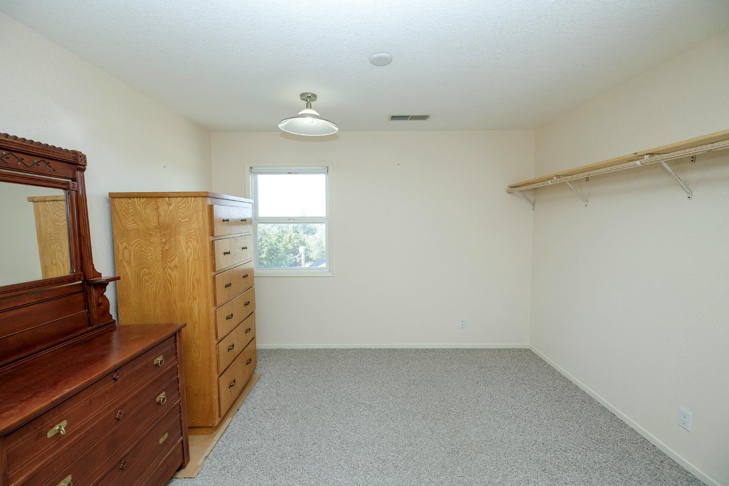 361 Arlberg Rd, Hickman, CA 95323