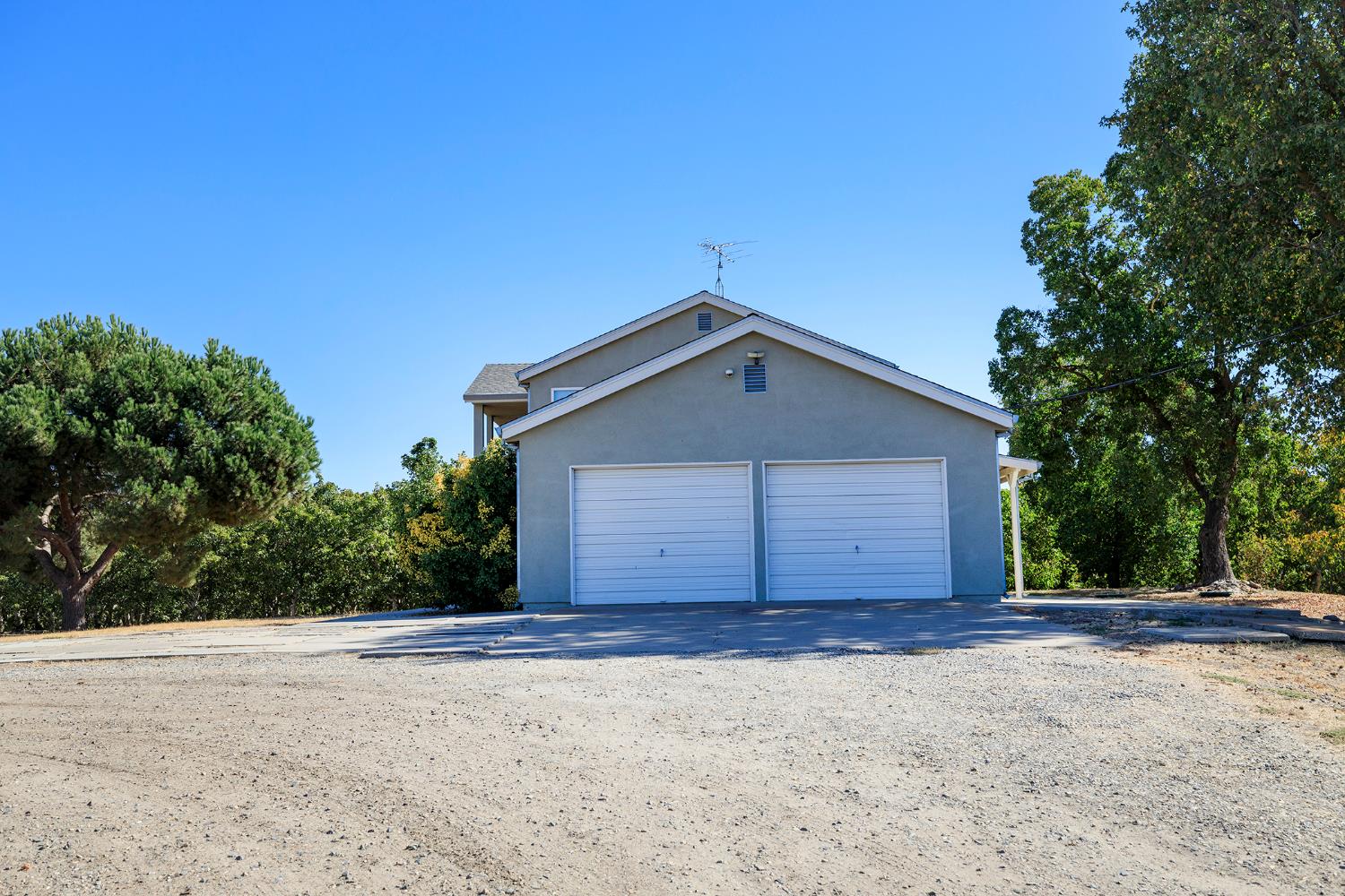 361 Arlberg Rd, Hickman, CA 95323