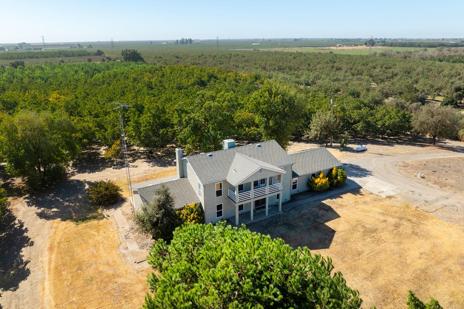 361 Arlberg Rd, Hickman, CA 95323