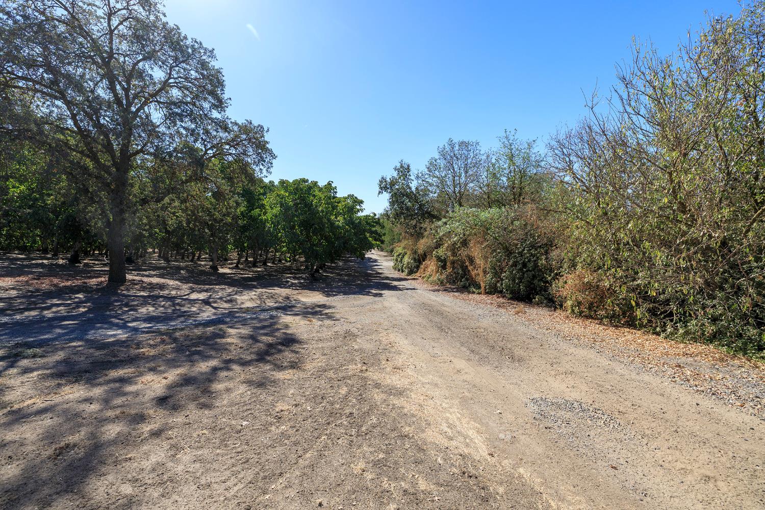 361 Arlberg Rd, Hickman, CA 95323