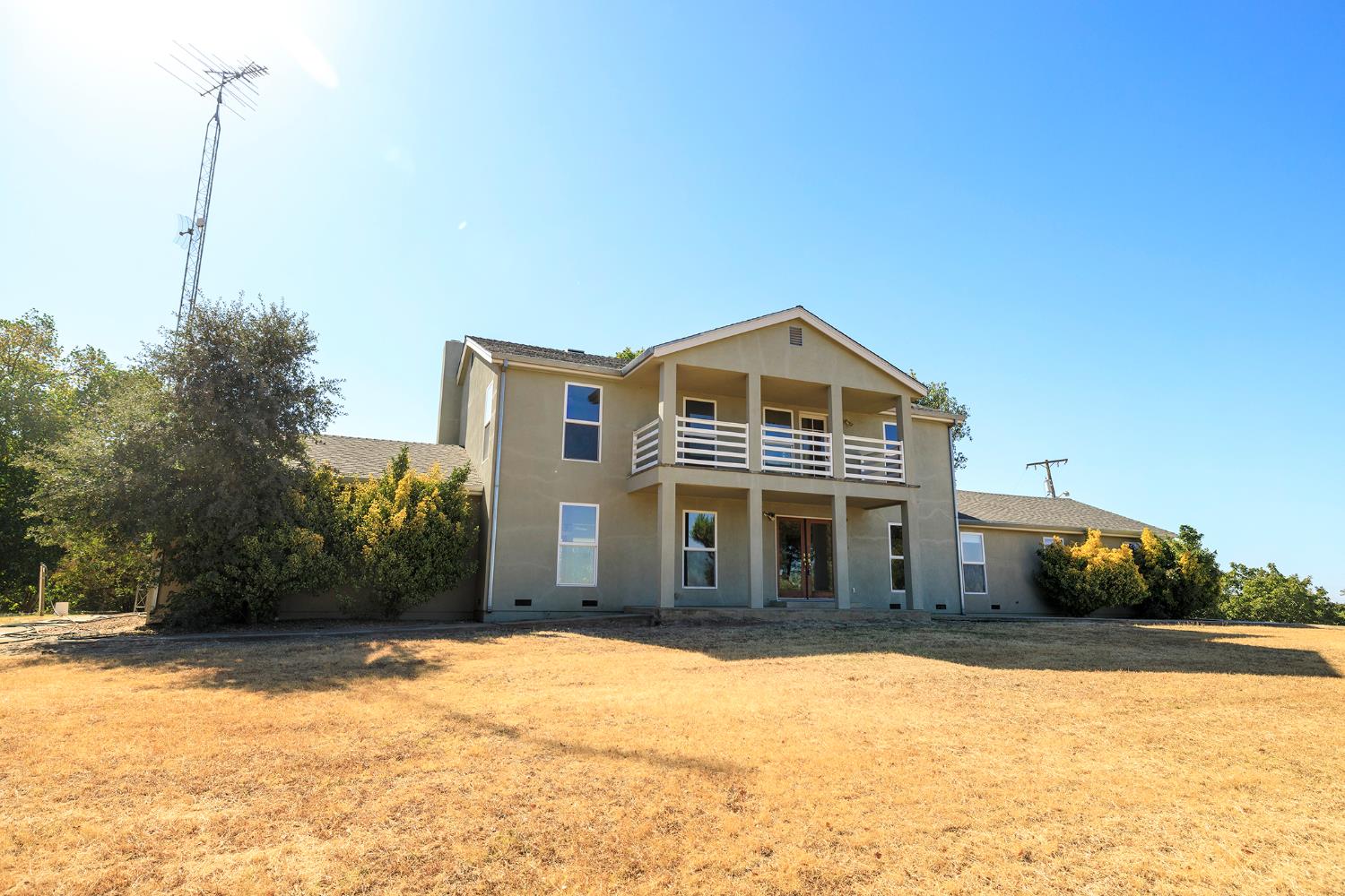 361 Arlberg Rd, Hickman, CA 95323