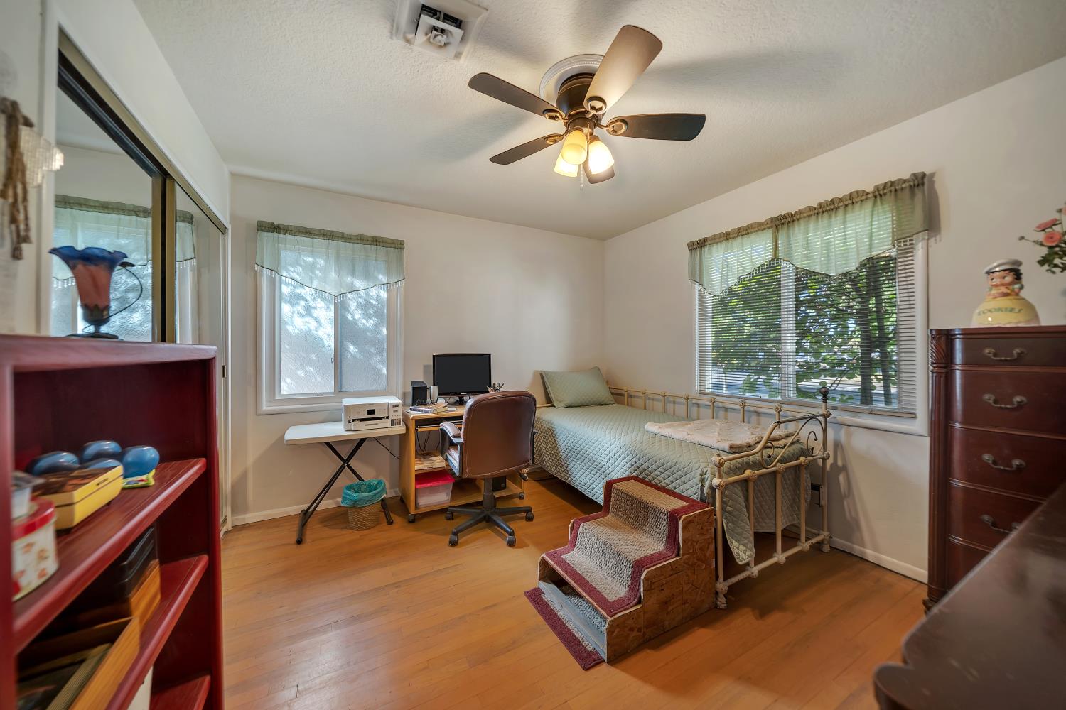 1208 E Morris Ave, Modesto, CA 95350