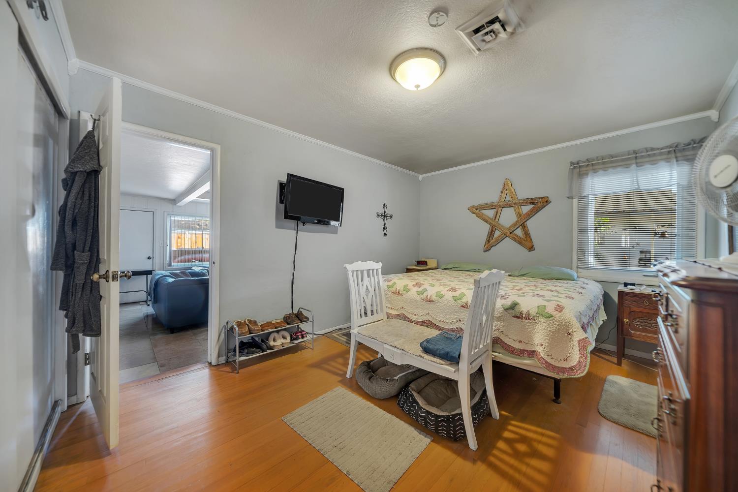 1208 E Morris Ave, Modesto, CA 95350