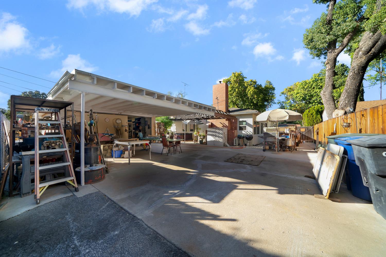 1208 E Morris Ave, Modesto, CA 95350