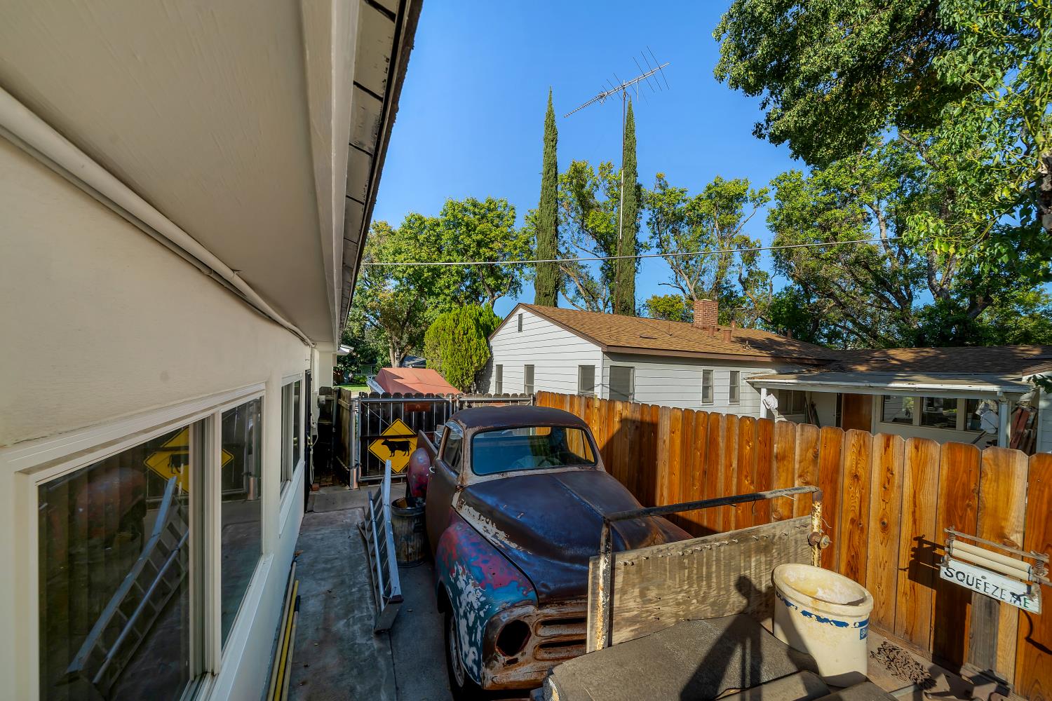 1208 E Morris Ave, Modesto, CA 95350