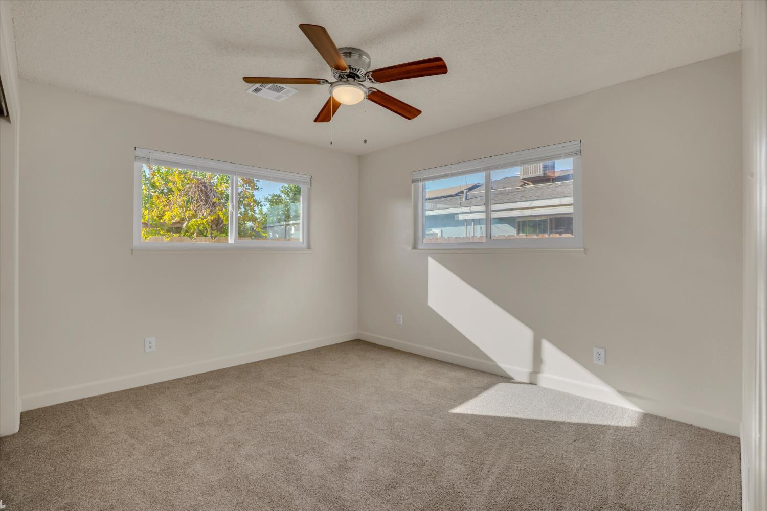 245 Jason St, Manteca, CA 95336