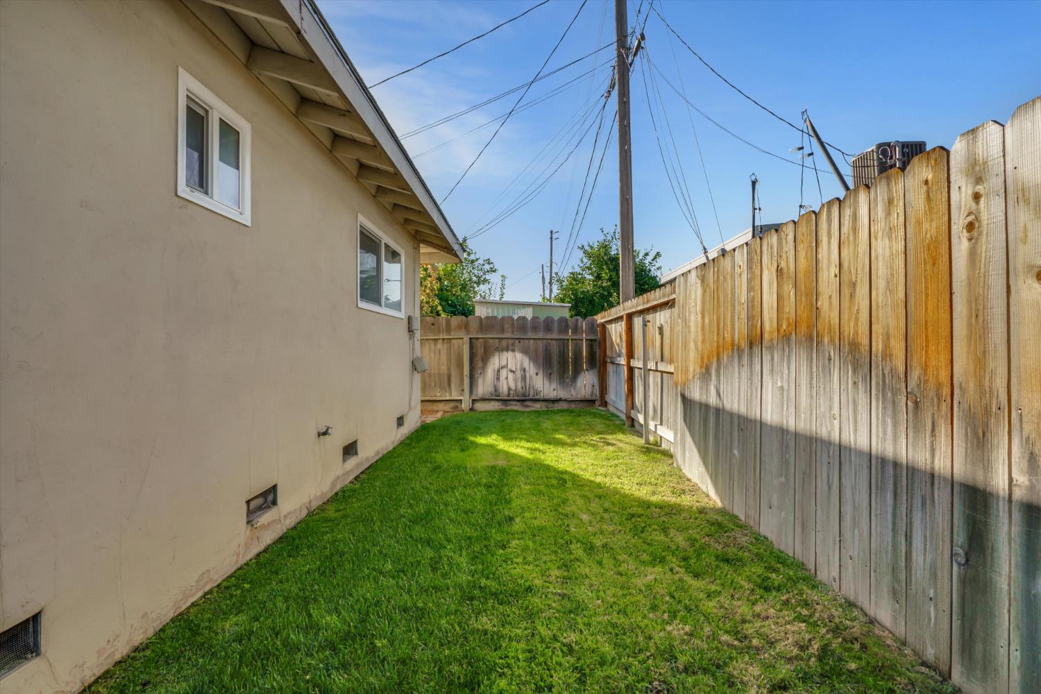 245 Jason St, Manteca, CA 95336