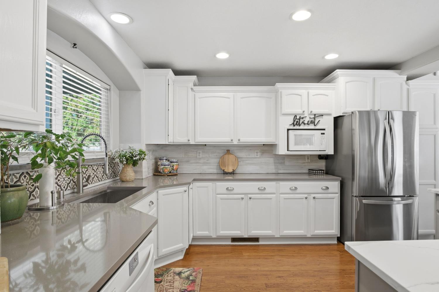 13539 Bentley St, Waterford, CA 95386