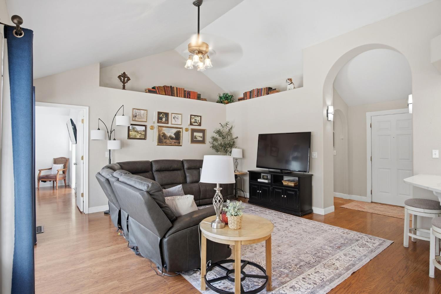 13539 Bentley St, Waterford, CA 95386