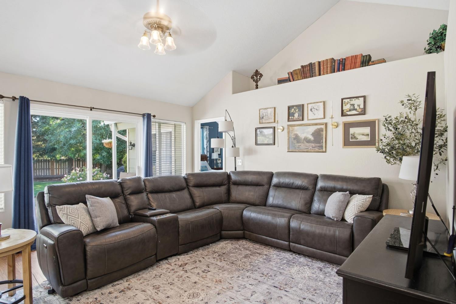 13539 Bentley St, Waterford, CA 95386