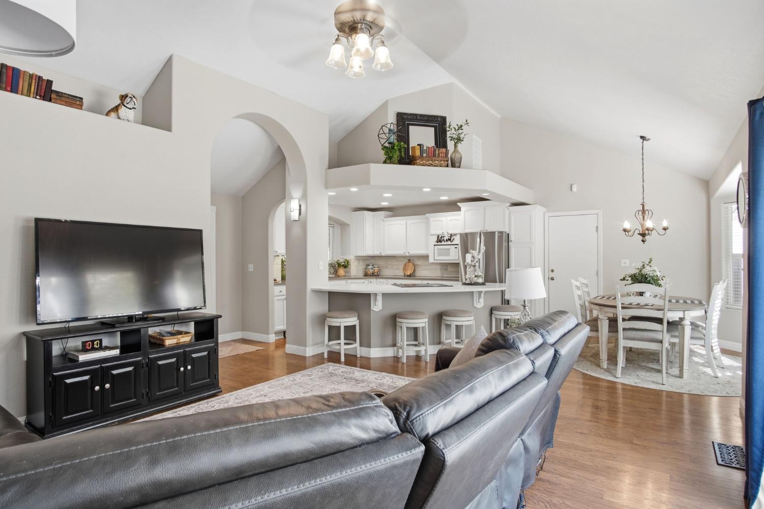 13539 Bentley St, Waterford, CA 95386