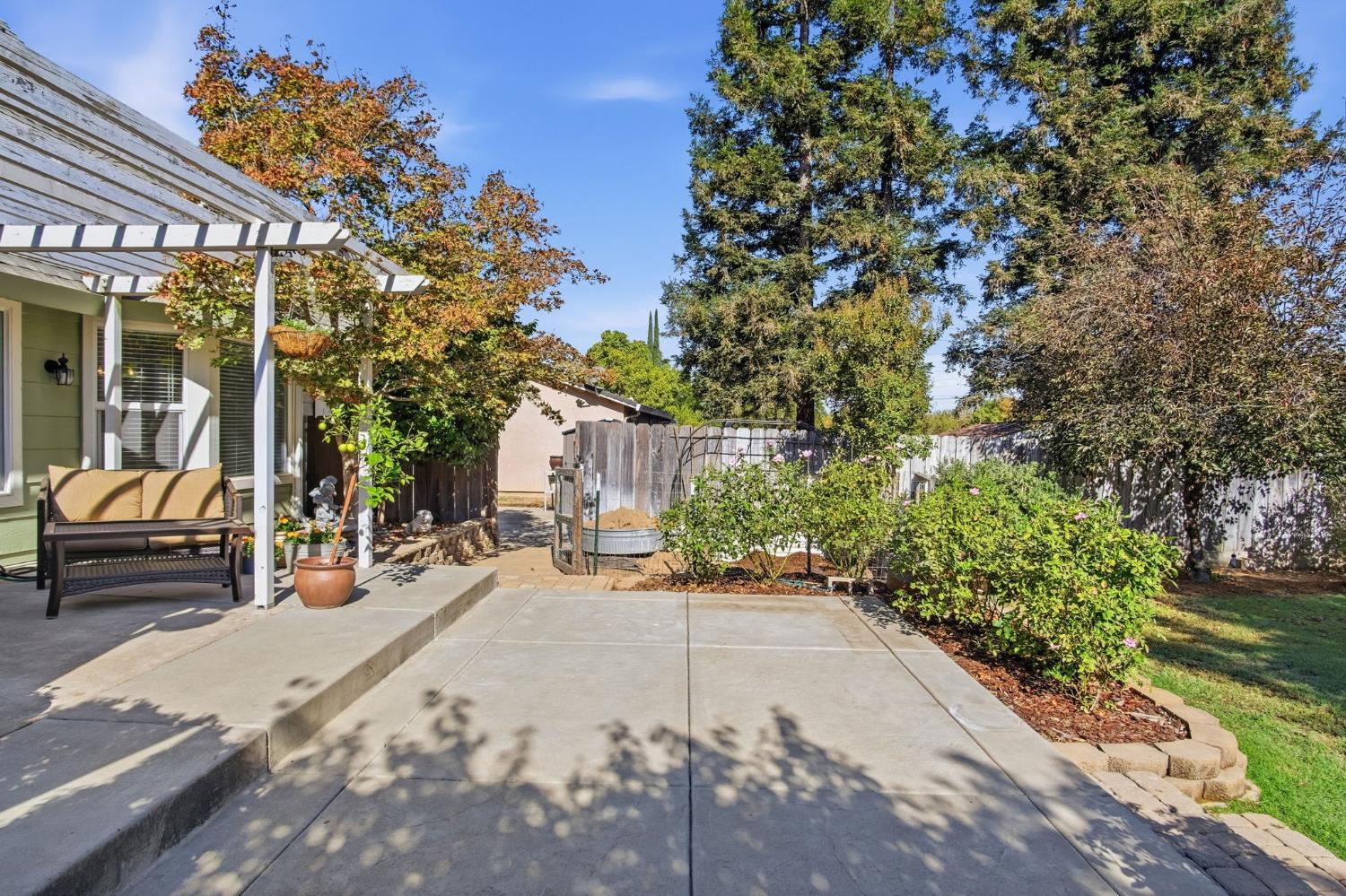 13539 Bentley St, Waterford, CA 95386