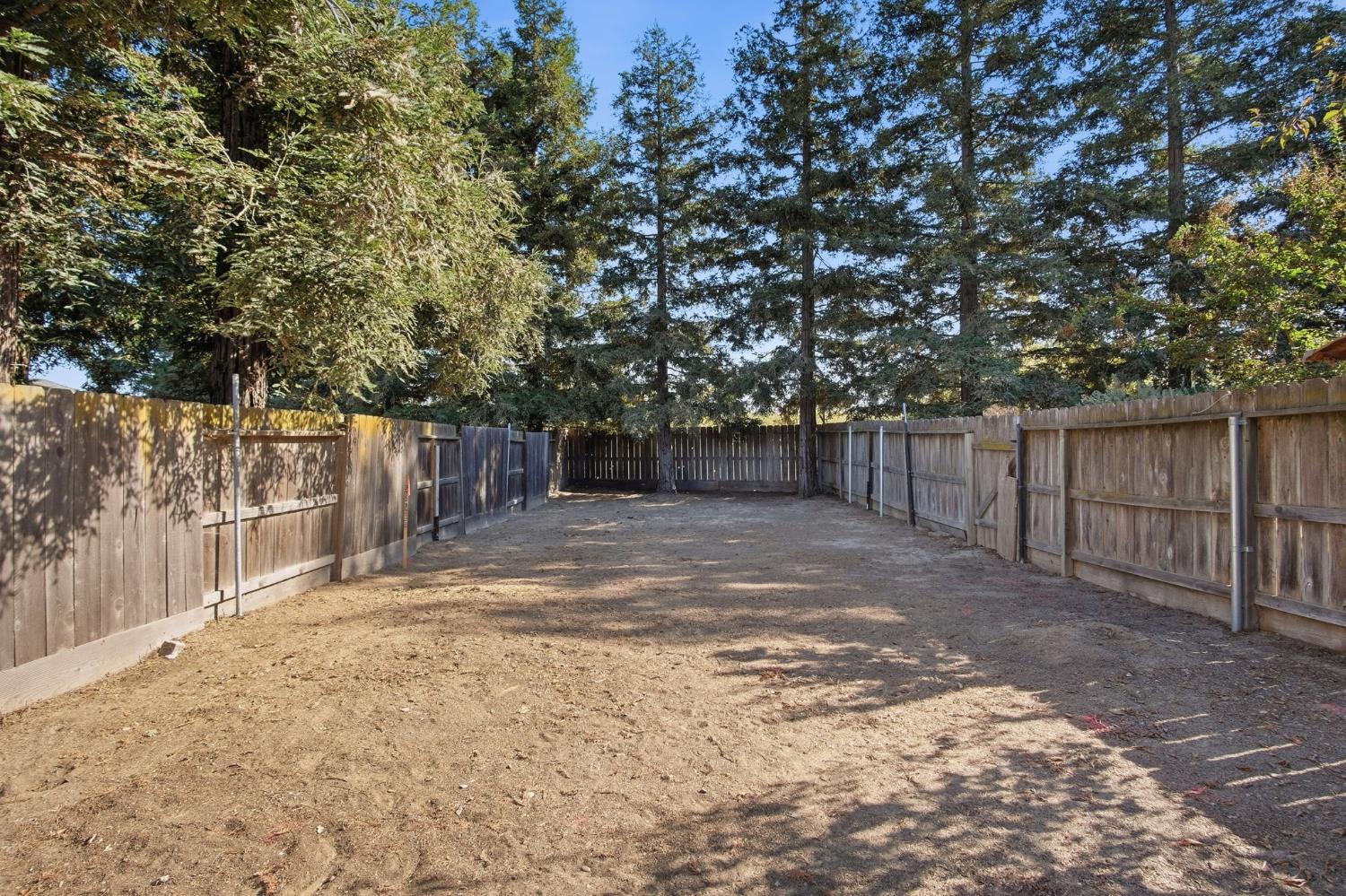 13539 Bentley St, Waterford, CA 95386