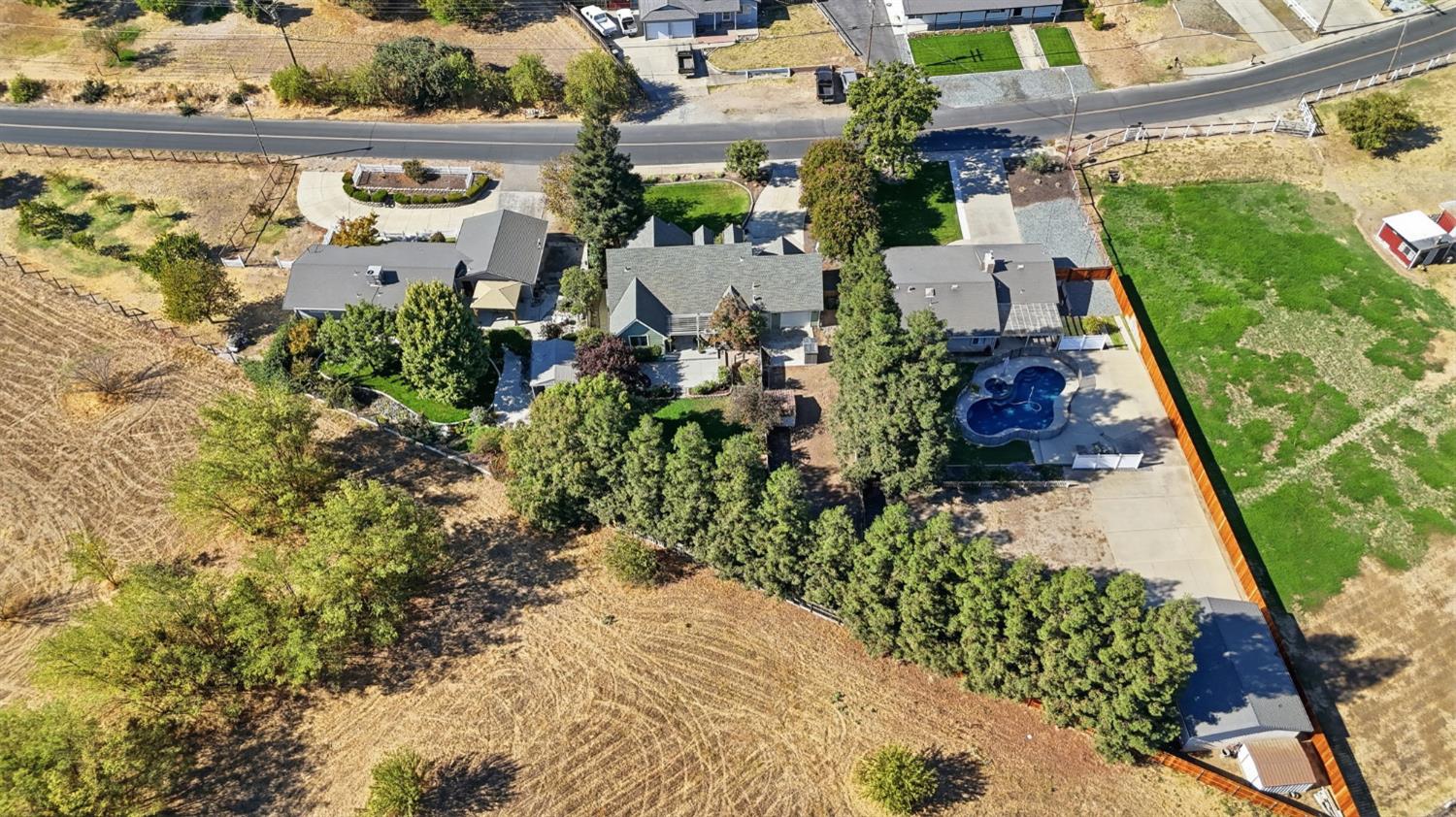 13539 Bentley St, Waterford, CA 95386