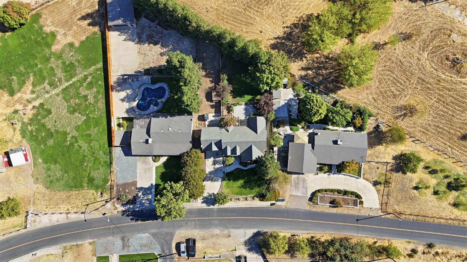 13539 Bentley St, Waterford, CA 95386