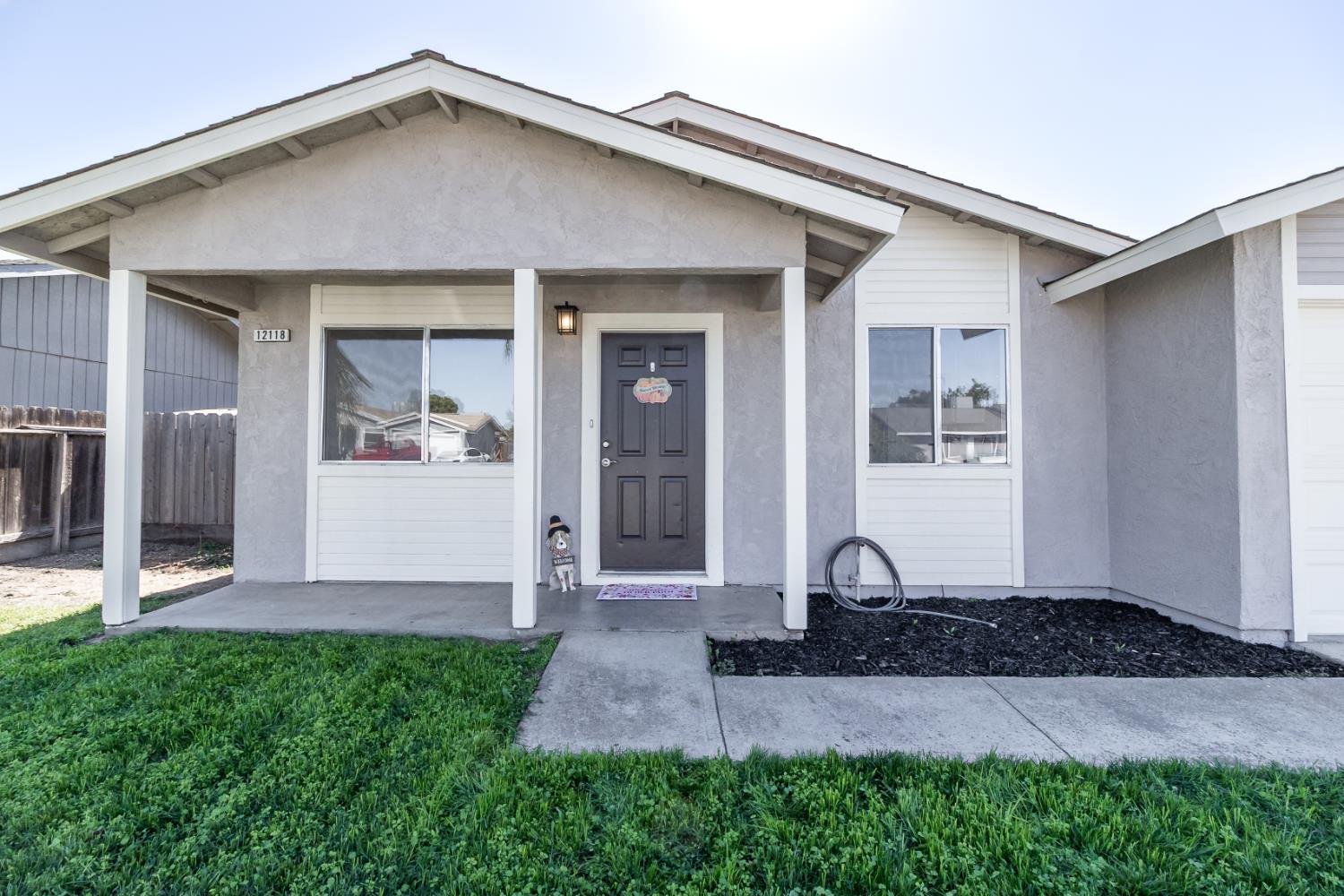 12118 Hernandez Ave, Waterford, CA 95386