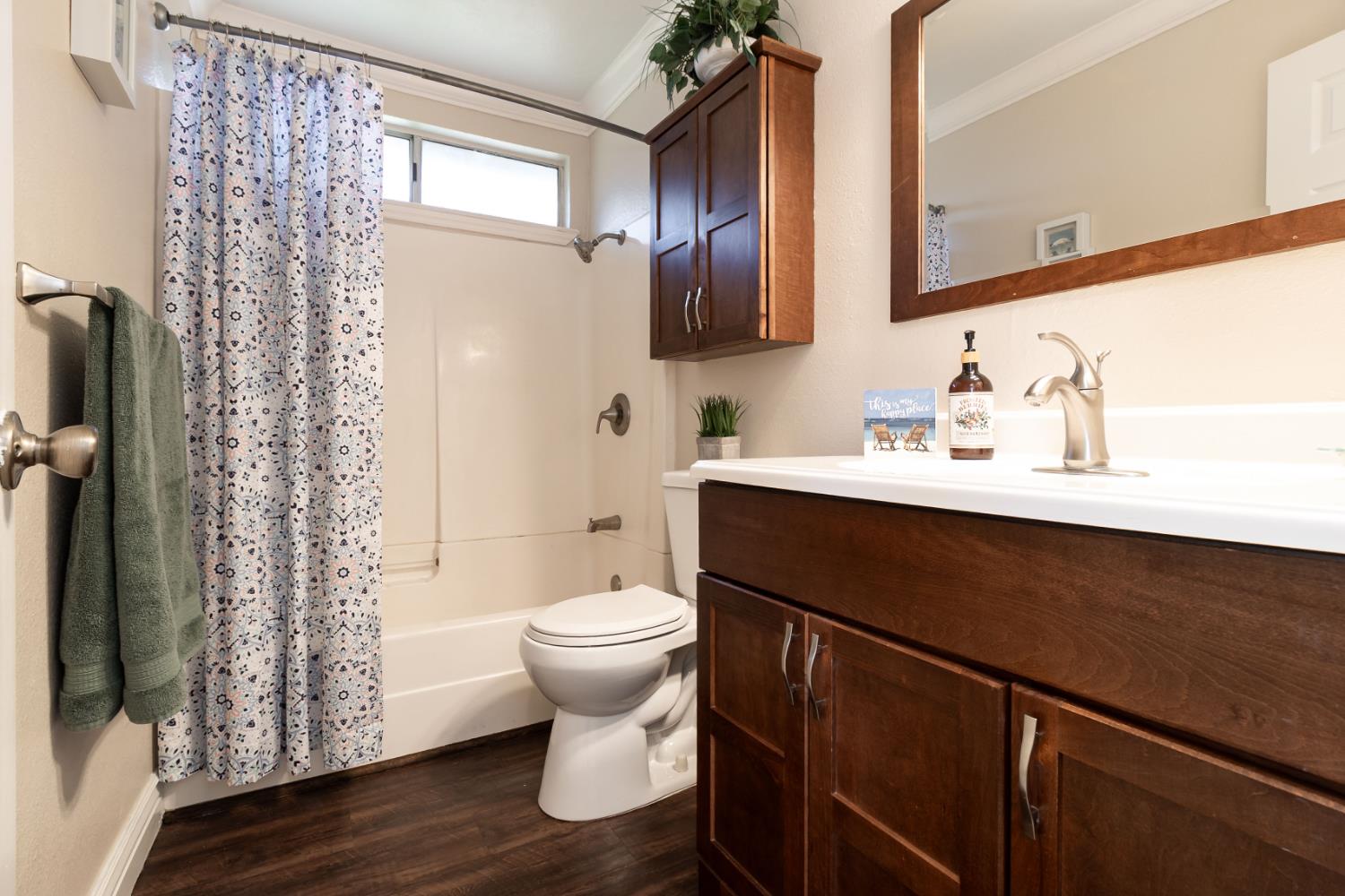 12118 Hernandez Ave, Waterford, CA 95386