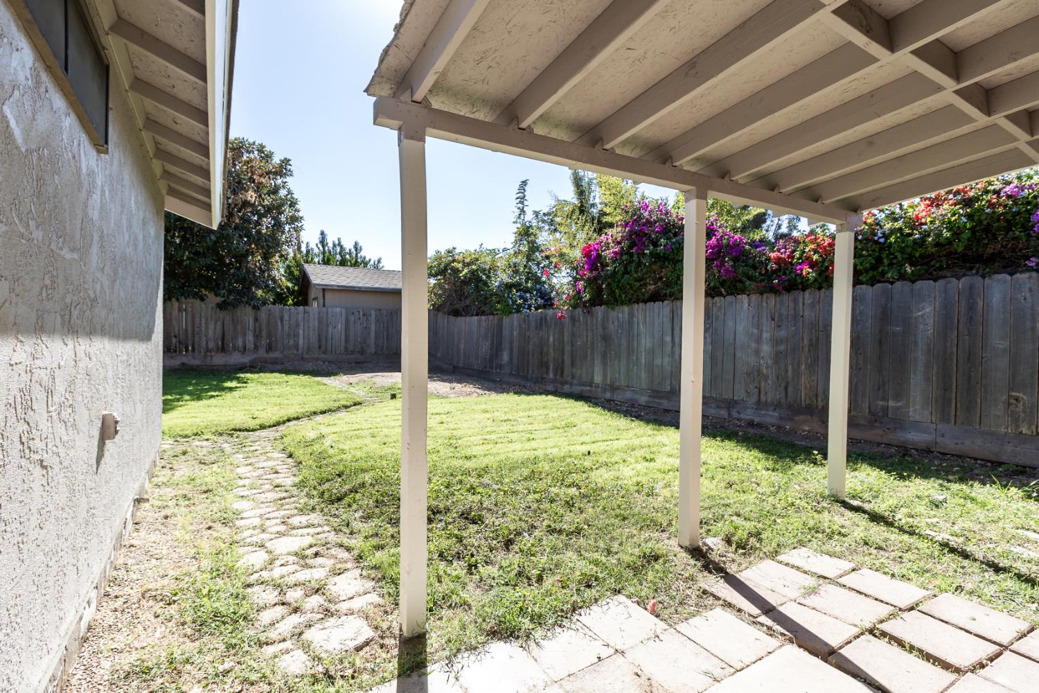 12118 Hernandez Ave, Waterford, CA 95386