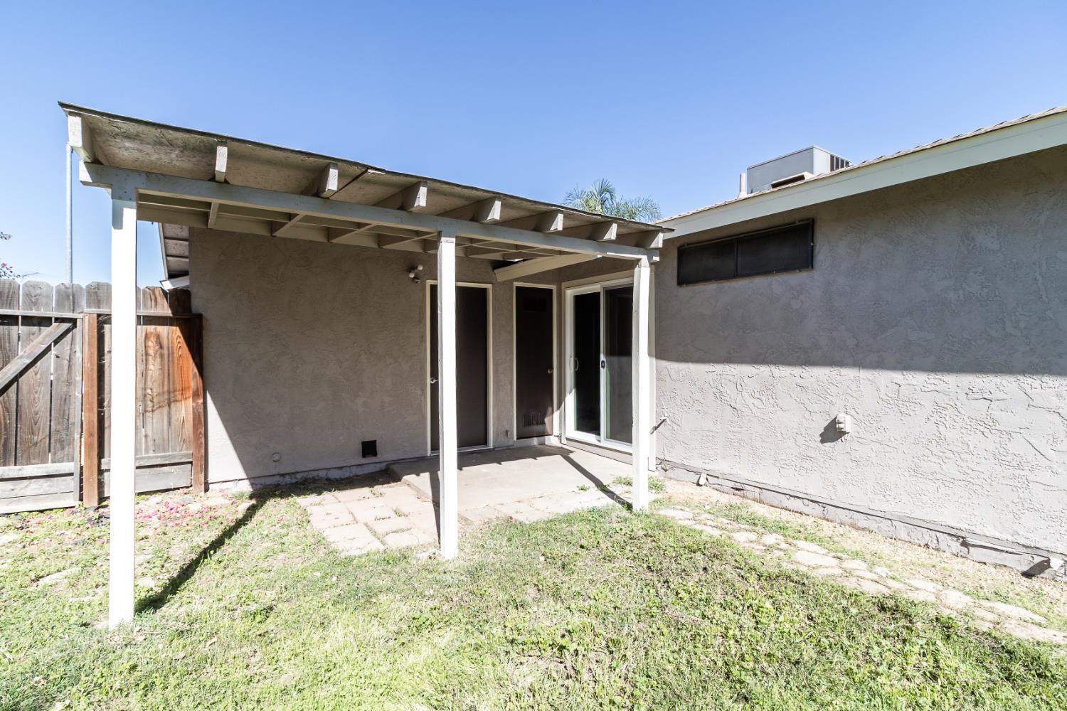 12118 Hernandez Ave, Waterford, CA 95386