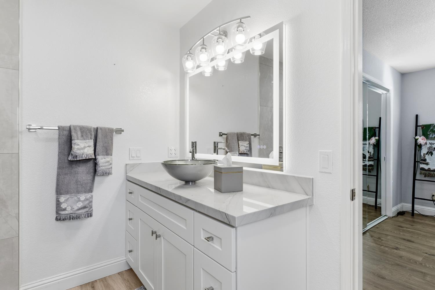 Open Photo