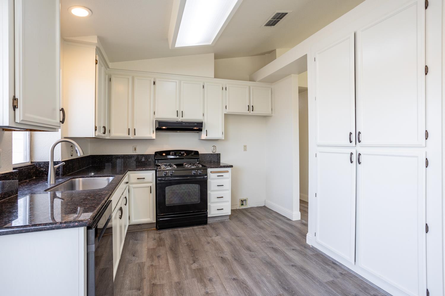 6013 Tennessee Ave, Riverbank, CA 95367