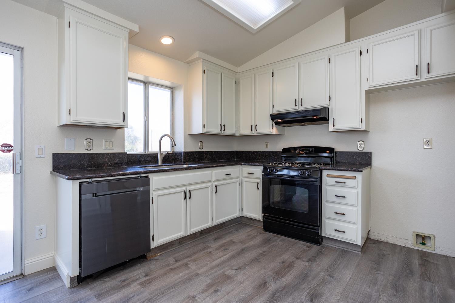 6013 Tennessee Ave, Riverbank, CA 95367