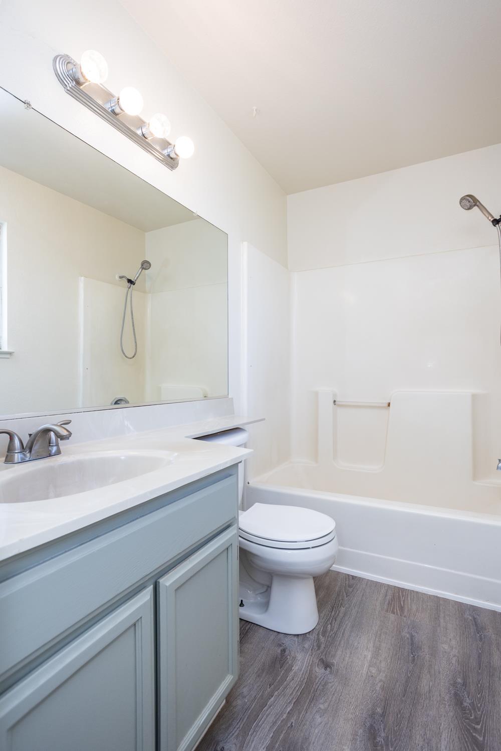6013 Tennessee Ave, Riverbank, CA 95367