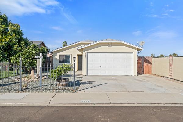 6073 Preakness Dr, Riverbank, CA 95367