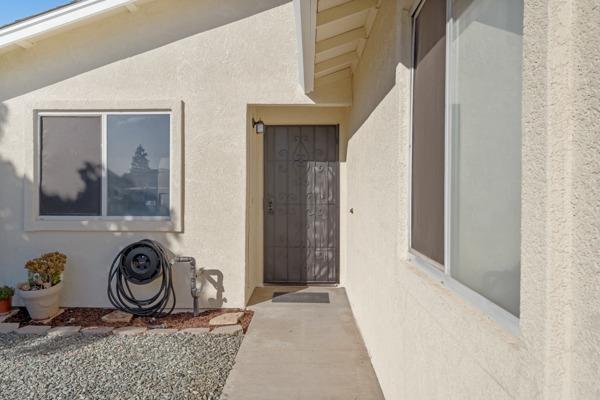 6073 Preakness Dr, Riverbank, CA 95367