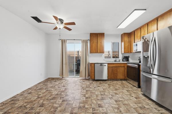 6073 Preakness Dr, Riverbank, CA 95367