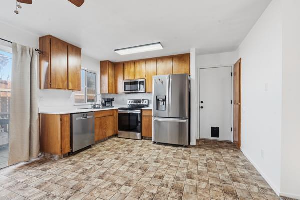 6073 Preakness Dr, Riverbank, CA 95367