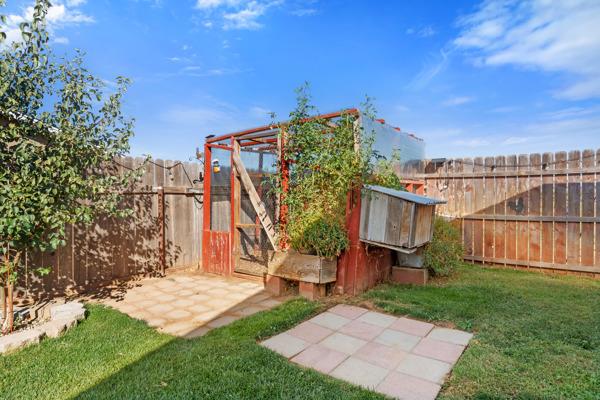 6073 Preakness Dr, Riverbank, CA 95367